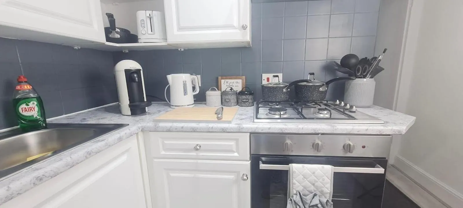 Westcliff-On-Sea Modern 2 Bedroom Apartment - Free Parking Southend-on-Sea