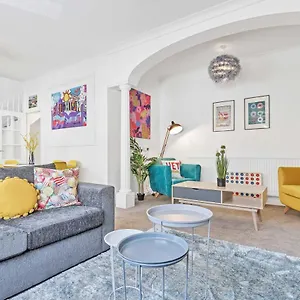 The Old Brewery House - By My Getaways - Free Parking Brighton