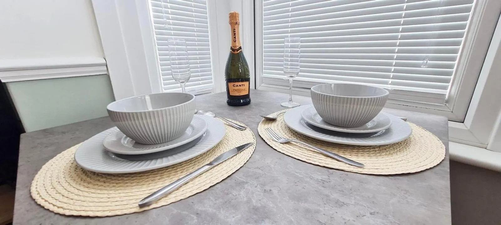 Westcliff-On-Sea Modern 2 Bedroom Apartment - Free Parking Southend-on-Sea