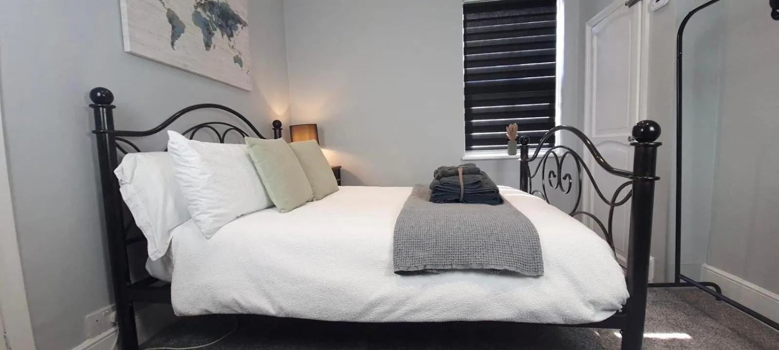 Westcliff-On-Sea Modern 2 Bedroom Apartment - Free Parking Southend-on-Sea