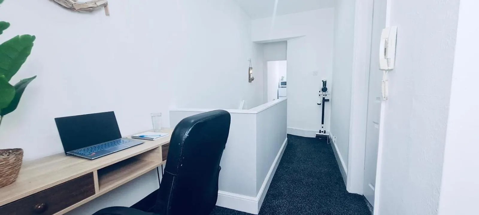 Westcliff-On-Sea Modern 2 Bedroom Apartment - Free Parking Southend-on-Sea