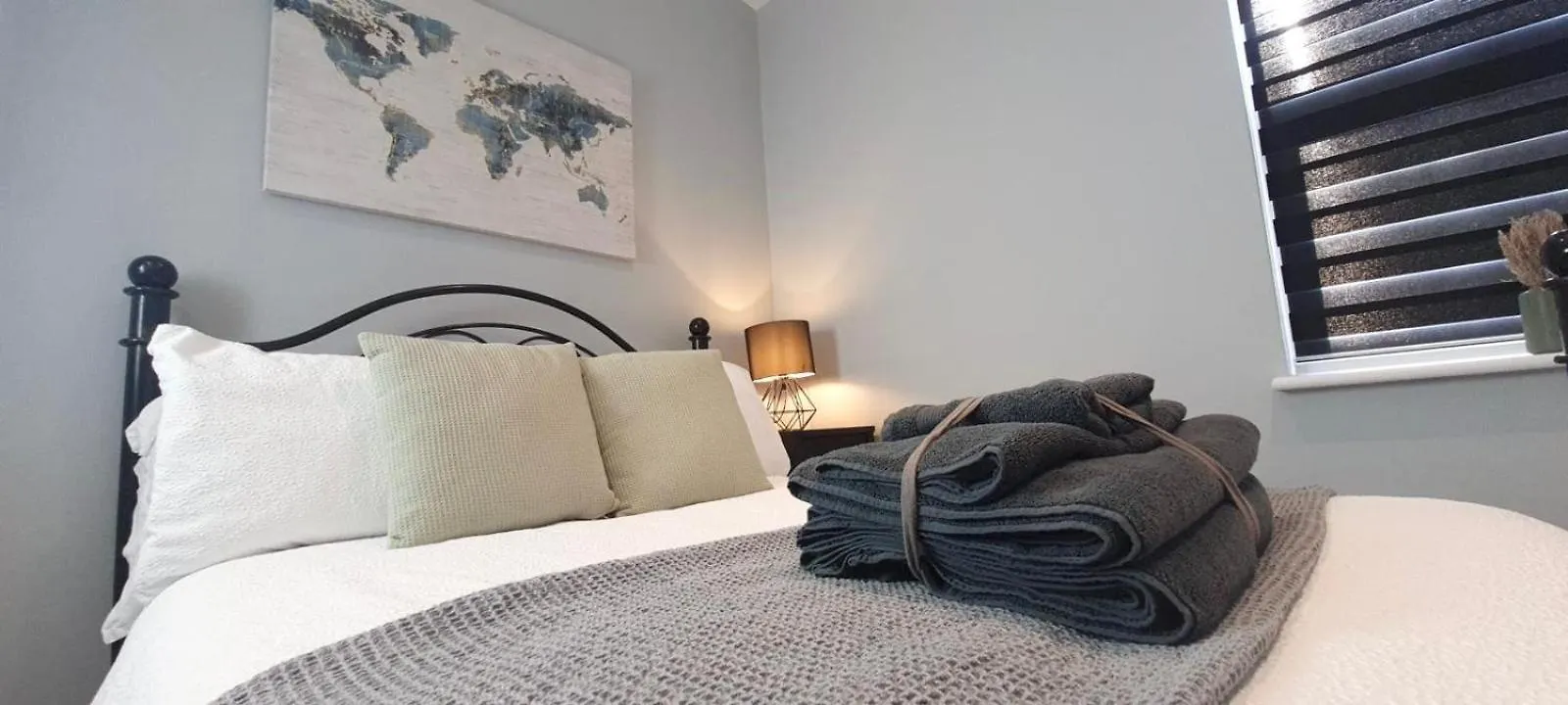 Westcliff-On-Sea Modern 2 Bedroom Apartment - Free Parking Southend-on-Sea