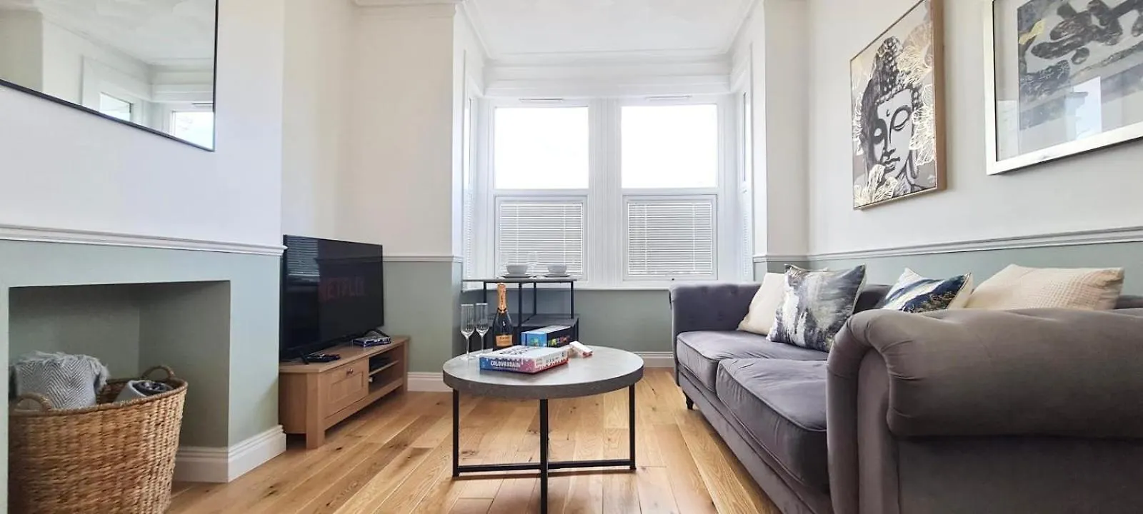 Westcliff-On-Sea Modern 2 Bedroom Apartment - Free Parking Southend-on-Sea 0*,