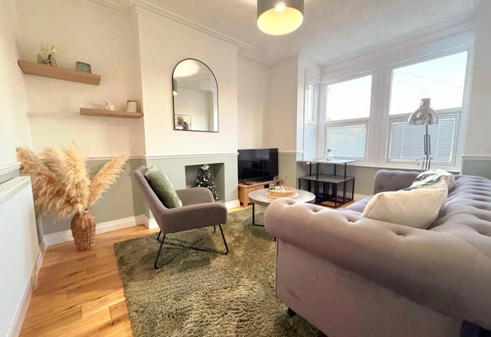 Westcliff-On-Sea Modern 2 Bedroom Apartment - Free Parking Southend-on-Sea